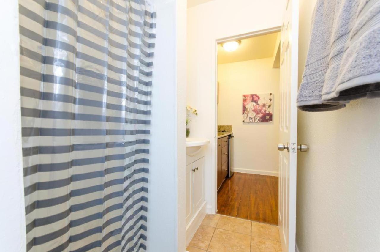 Snug Studio Apartment In The Heart Of Hollywood Los Angeles Eksteriør billede